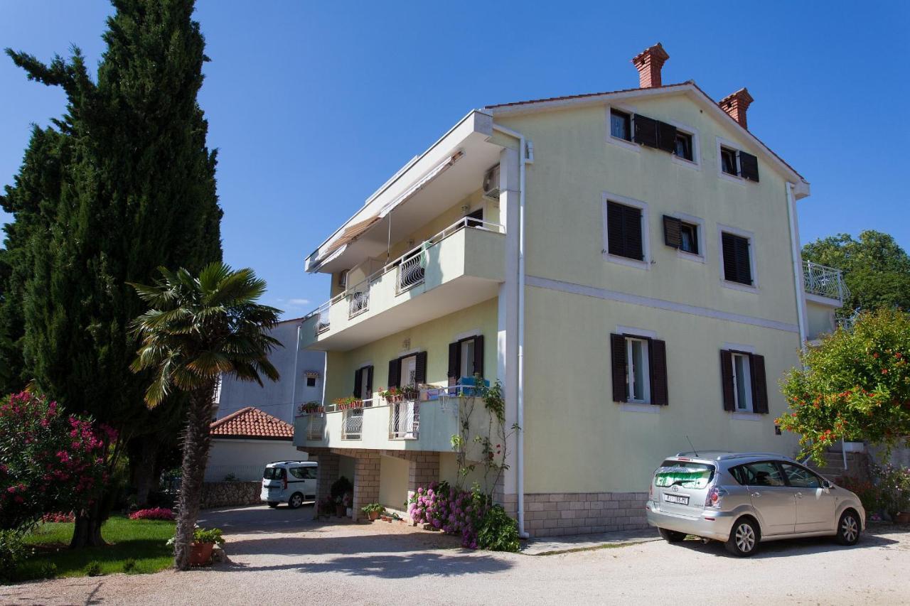 Apartments Ljerka Malinska Exterior photo